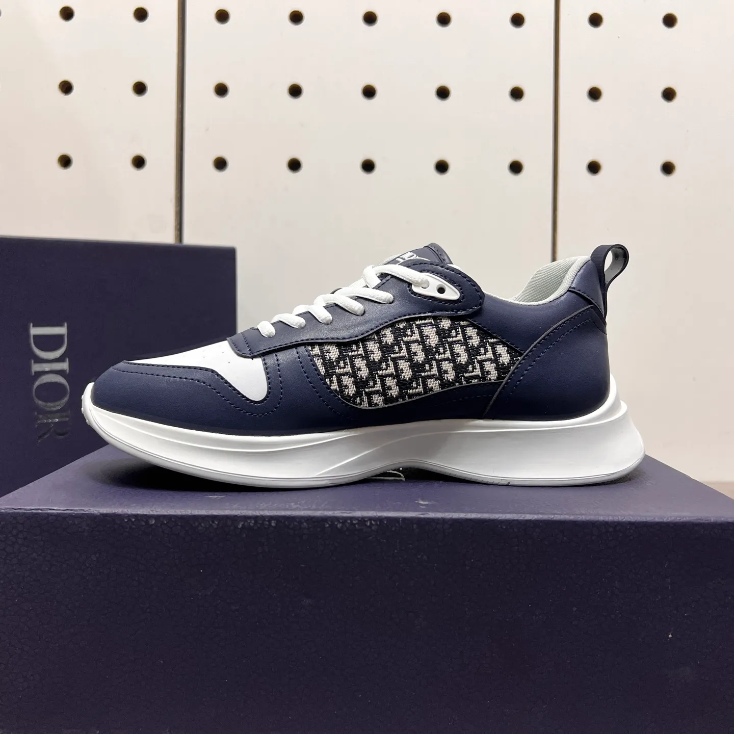 Men's Men's Shoes 💰: 400💰《Dior》The latest and most popular casual shoes, top brand [seduce] luxury~purchase, top~quality. [Strong] The upper is made of imported breathable cowhide with material ➕ breathable sheepskin feet (•) and fine workmanship. Original stylish and stylish soft rubber wear-resistant foreskin outsole, light and comfortable on the foot, size: 38-44, (customized 45, 46), five colors available
